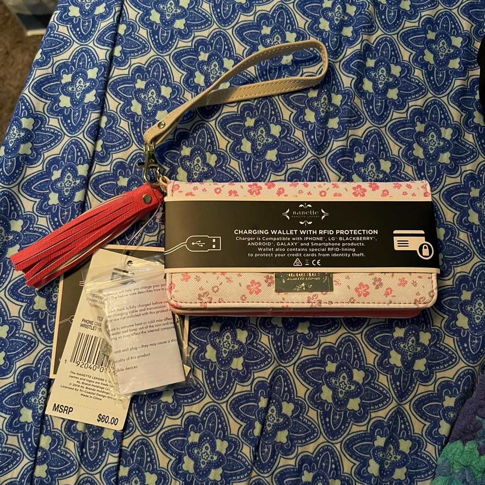 Phone charging wallet